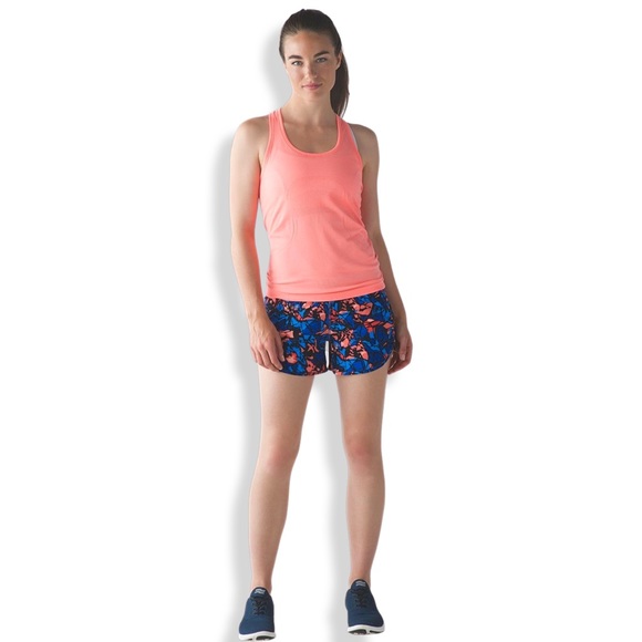 LULULEMON Tracker‎ Short IV 4-Way Stretch in
Paint Storm Harbor Blue Mult… - Picture 6 of 14